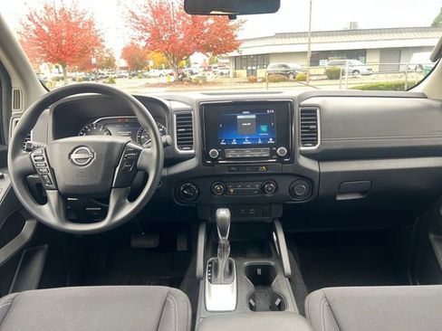 Used 2023 Nissan Frontier SV w/ Tow Package image 12