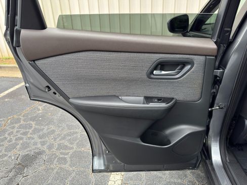 Used 2022 Nissan Rogue SV FWD image 37