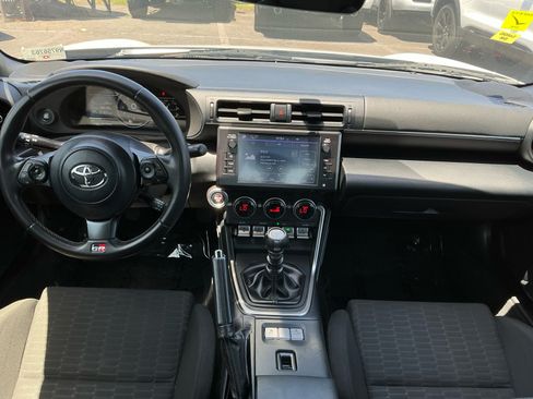 Used 2022 Toyota GR86 w/ ALL Weather Mat Package (TMS) RWD image 15