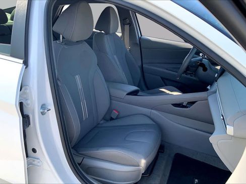 Used 2026 Hyundai Elantra SEL Sport Premium w/ Cargo Package FWD image 9