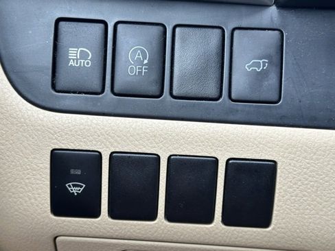 Used 2018 Toyota Highlander XLE image 18