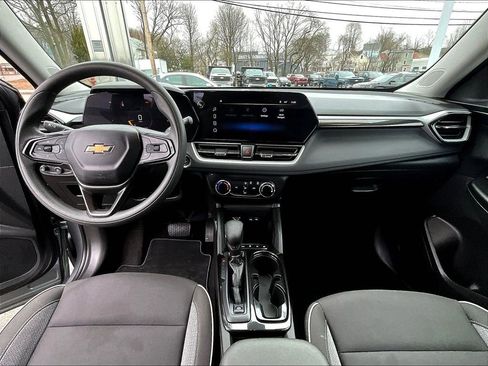 Used 2024 Chevrolet TrailBlazer LS FWD image 21