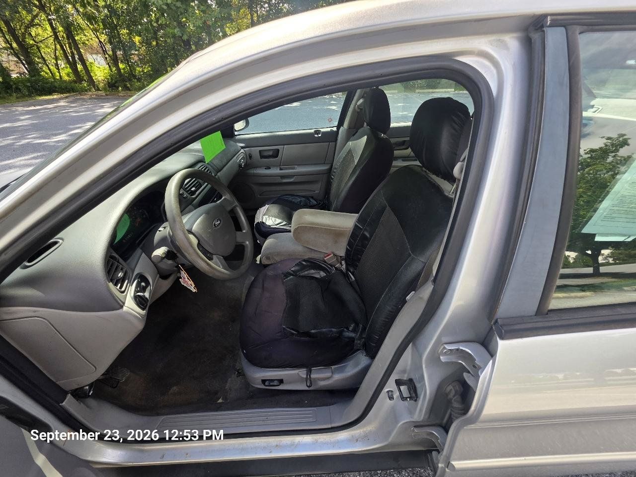 Used 2004 Ford Taurus SES FWD image 12