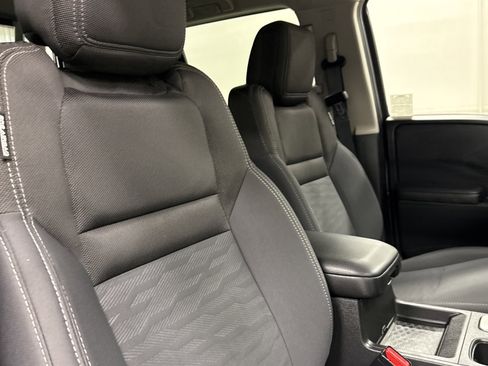 Used 2024 Nissan Frontier SV w/ SV Convenience Package image 31