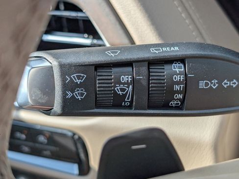 Used 2025 GMC Yukon Denali AWD/4WD image 22