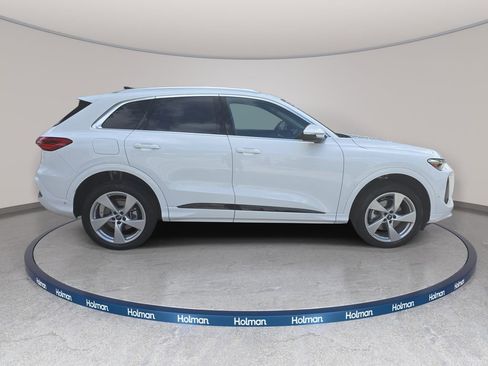 Certified 2025 Audi Q5 Premium w/ Premium Plus AWD/4WD image 5
