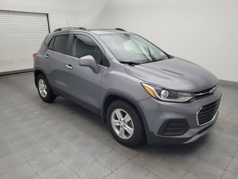 Used 2020 Chevrolet Trax LT w/ Sun & Sound Package FWD image 13