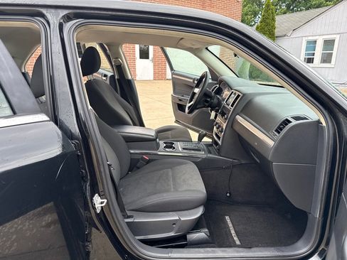 Used 2009 Chrysler 300 LX RWD image 11