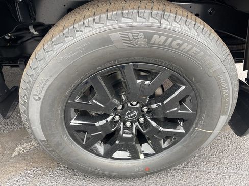 Used 2026 Nissan Frontier SV w/ SV Convenience Package image 11