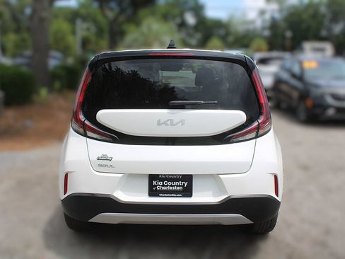 Used 2023 Kia Soul LX FWD image 8