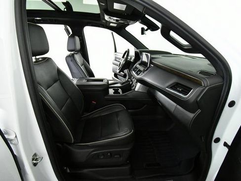 Used 2021 Chevrolet Tahoe Premier w/ Premium Package AWD/4WD image 24