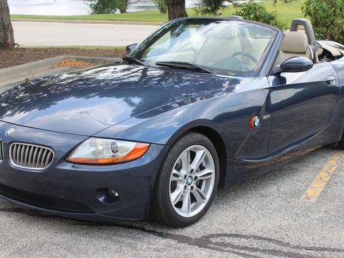 Used 2004 BMW Z4 3.0i RWD image 8