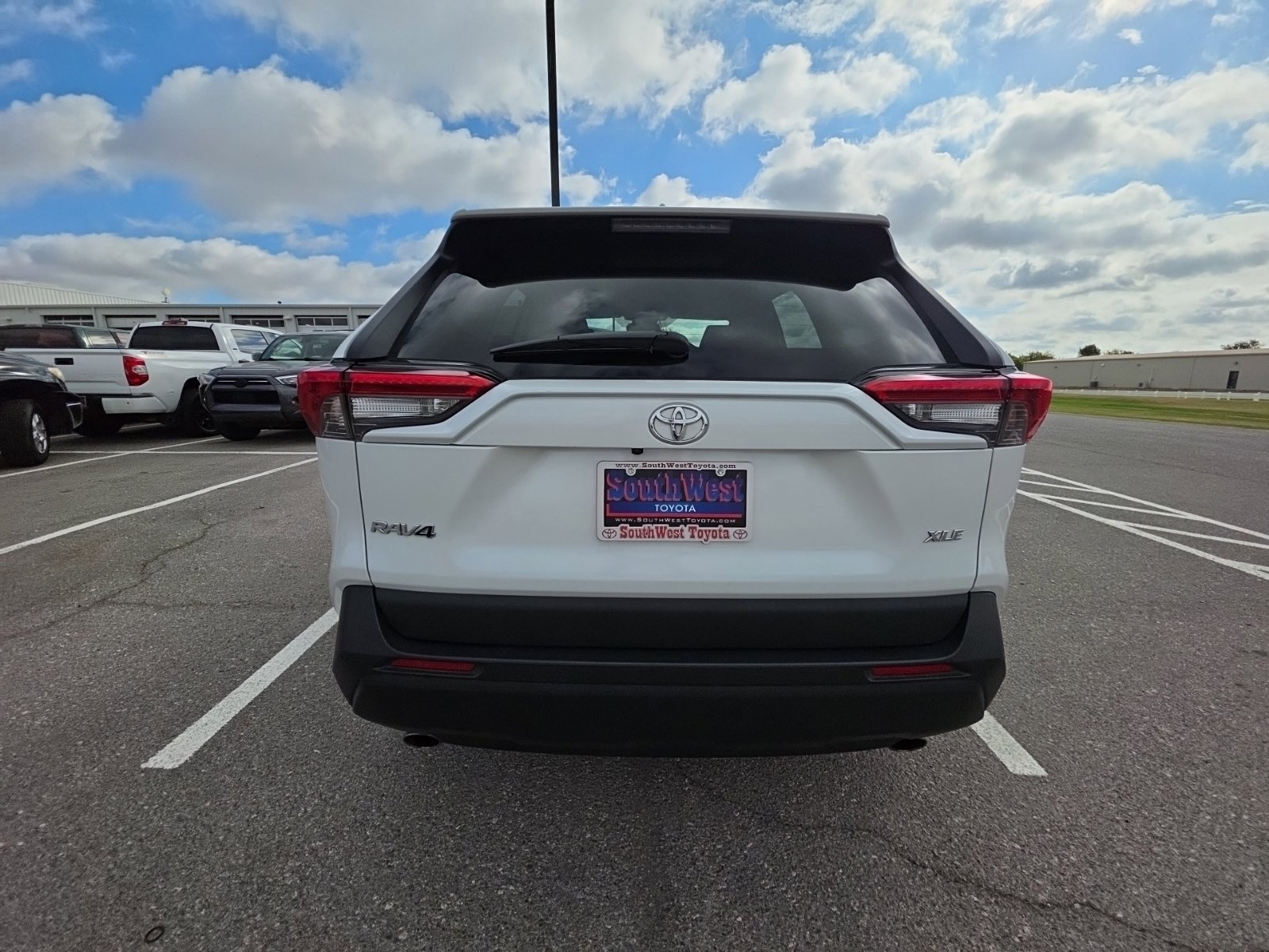 Used 2025 Toyota RAV4 XLE Premium FWD image 6