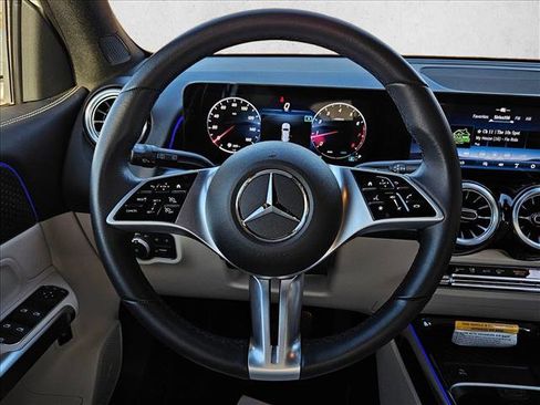 Certified 2025 Mercedes-Benz GLB 250 image 11