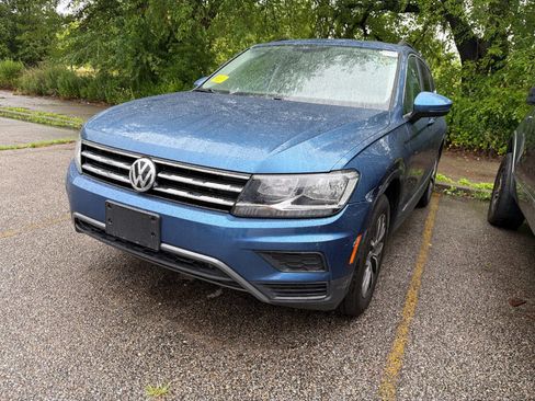 Used 2020 Volkswagen Tiguan SE w/ 3rd Row Seat Package AWD/4WD image 7
