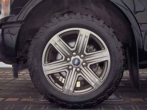 Used 2018 Ford F150 Lariat w/ Equipment Group 502A Luxury AWD/4WD image 10
