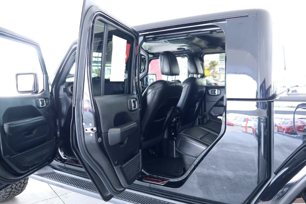 Used 2020 Jeep Gladiator Overland AWD/4WD image 34