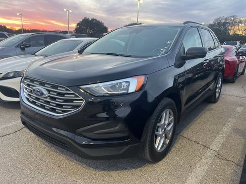 Used 2021 Ford Edge SE image 1