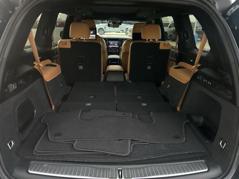 Used 2023 Jeep Grand Cherokee L Summit w/ Advanced Protech Group IV image 18