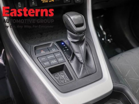 Used 2021 Toyota RAV4 XLE w/ Convenience Package image 13