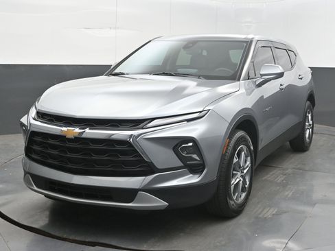 Used 2023 Chevrolet Blazer LT FWD image 4