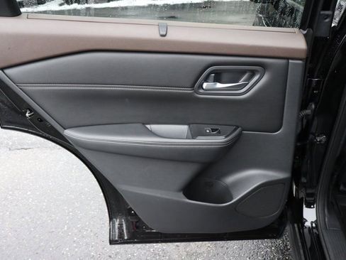 Used 2022 Nissan Rogue SL w/ SL Premium Package image 30