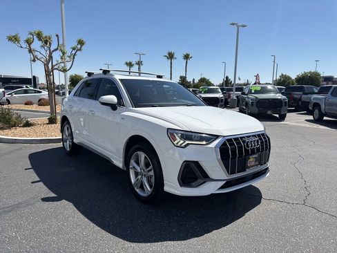 Used 2020 Audi Q3 2.0T Premium Plus w/ Premium Plus Package AWD/4WD image 4