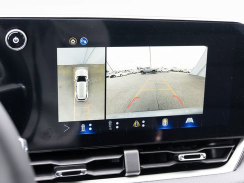 New 2026 Chevrolet Equinox LT w/ Safety and Technology Package AWD/4WD image 4