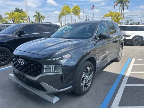 Used 2021 Hyundai Santa Fe SE image 1