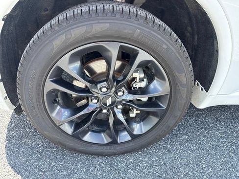 Used 2025 Dodge Durango GT AWD/4WD image 2