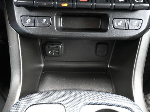 Used 2021 Chevrolet Colorado Z71 w/ Safety Package AWD/4WD image 22