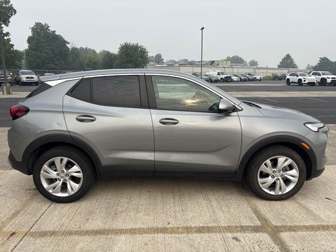 Used 2024 Buick Encore GX Preferred FWD image 3