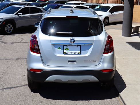 Used 2022 Buick Encore Preferred AWD/4WD image 10