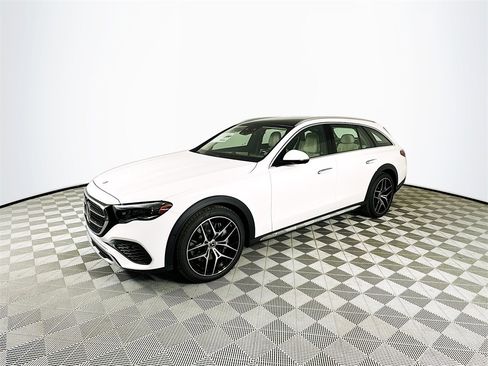 New 2026 Mercedes-Benz E 450 4MATIC All-Terrain Wagon image 3