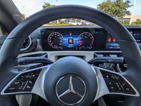 Used 2025 Mercedes-Benz CLA 250 image 32
