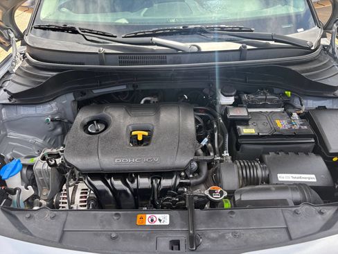 Used 2025 Kia Soul LX w/ LX Technology Package FWD image 30