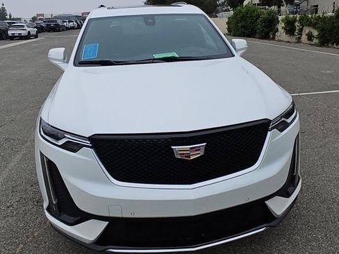Used 2025 Cadillac XT6 Sport w/ Technology Package AWD/4WD image 7