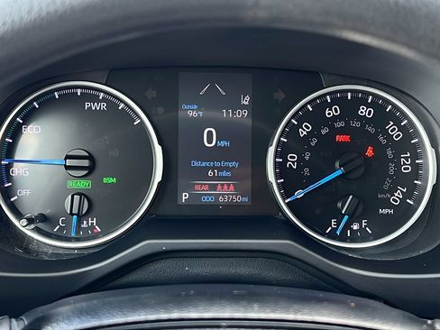 Used 2021 Toyota RAV4 XLE AWD/4WD image 21
