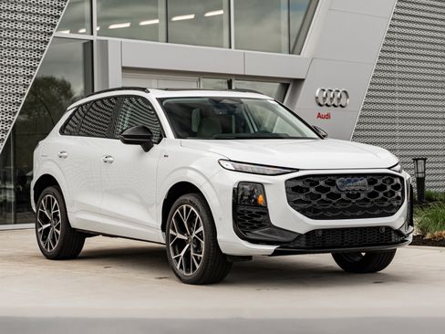 New 2026 Audi Q3 quattro 2.0T AWD/4WD image 1
