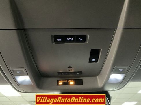 Used 2017 GMC Sierra 1500 SLT w/ SLT Premium Package image 24