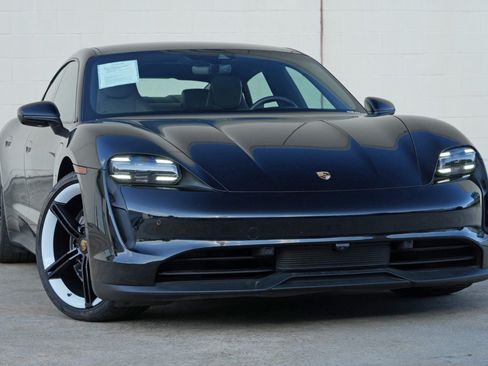 Used 2022 Porsche Taycan RWD image 4
