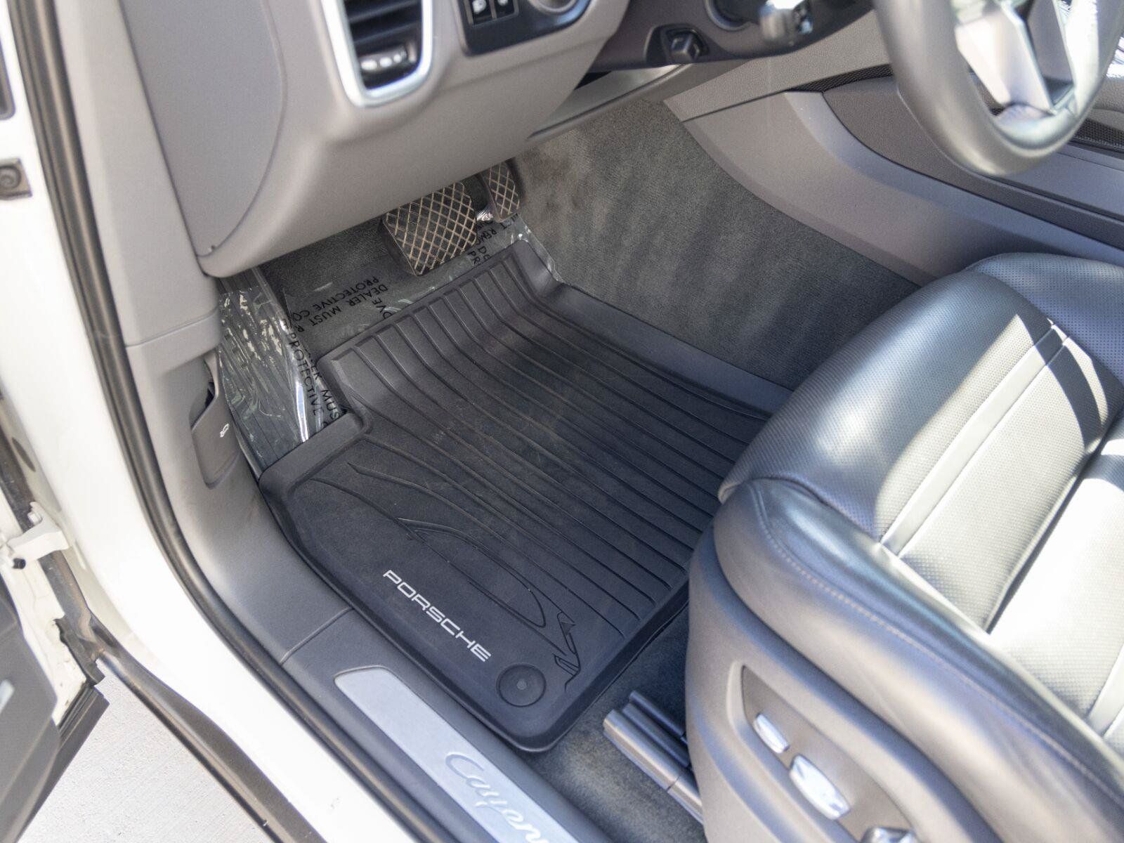 Used 2020 Porsche Cayenne AWD/4WD image 20