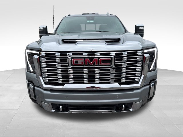New 2026 GMC Sierra 3500 Denali w/ Denali Reserve Package AWD/4WD image 2