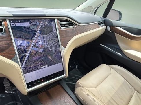 Used 2017 Tesla Model X 90D AWD/4WD image 25