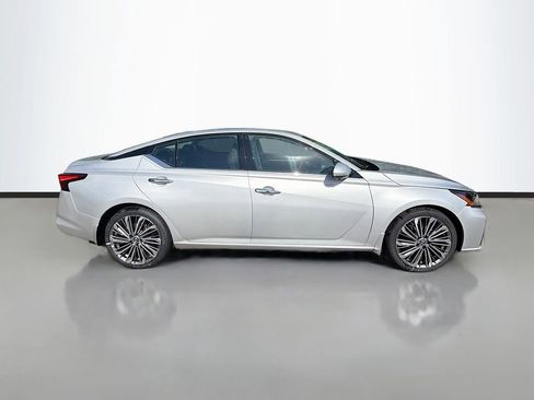 New 2025 Nissan Altima 2.5 SL image 9