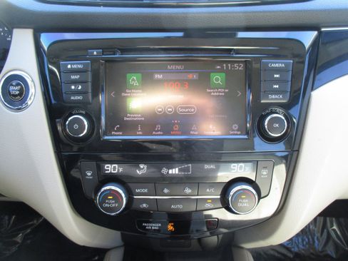 Used 2019 Nissan Rogue Sport SL image 19