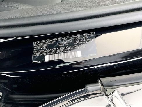 Certified 2025 Volvo XC60 B5 Plus image 41