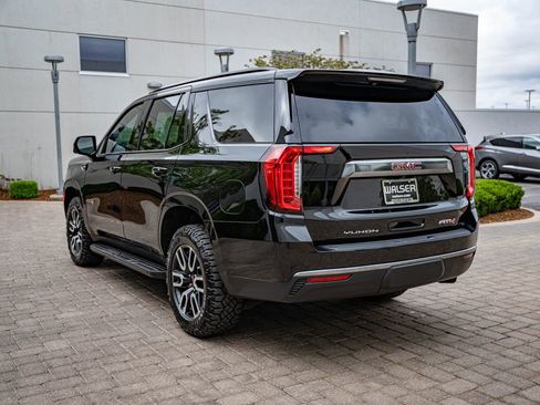 Used 2024 GMC Yukon AT4 w/ Technology Package AWD/4WD image 7