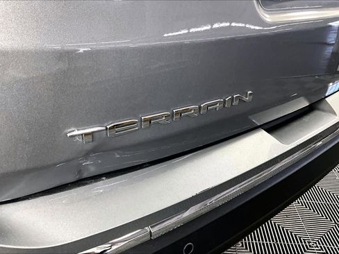 Used 2023 GMC Terrain SLT w/ Tech Package image 30