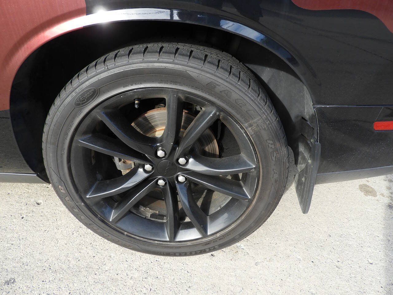 Used 2016 Dodge Challenger R/T w/ Blacktop Package RWD image 10